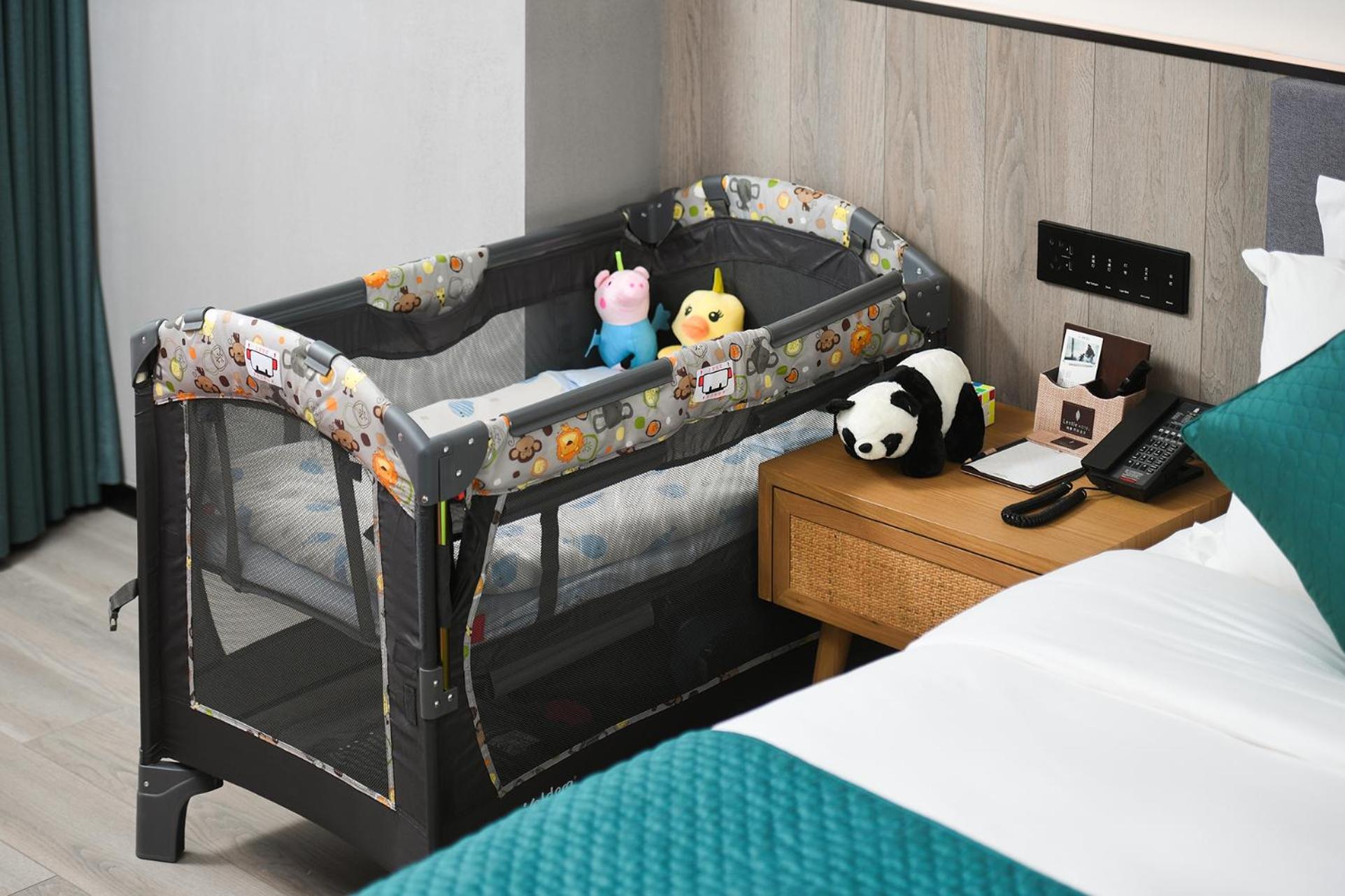 Mehood Lestie International Hotel Nancun Wanbo Metro Station Branch - Free Shuttle Bus To Canton Fair Complex During Canton Fair Period & Free Breakfast & Free Afternoon Tea & Free Midnight Snack & Free Vpn Internet Access Exteriér fotografie