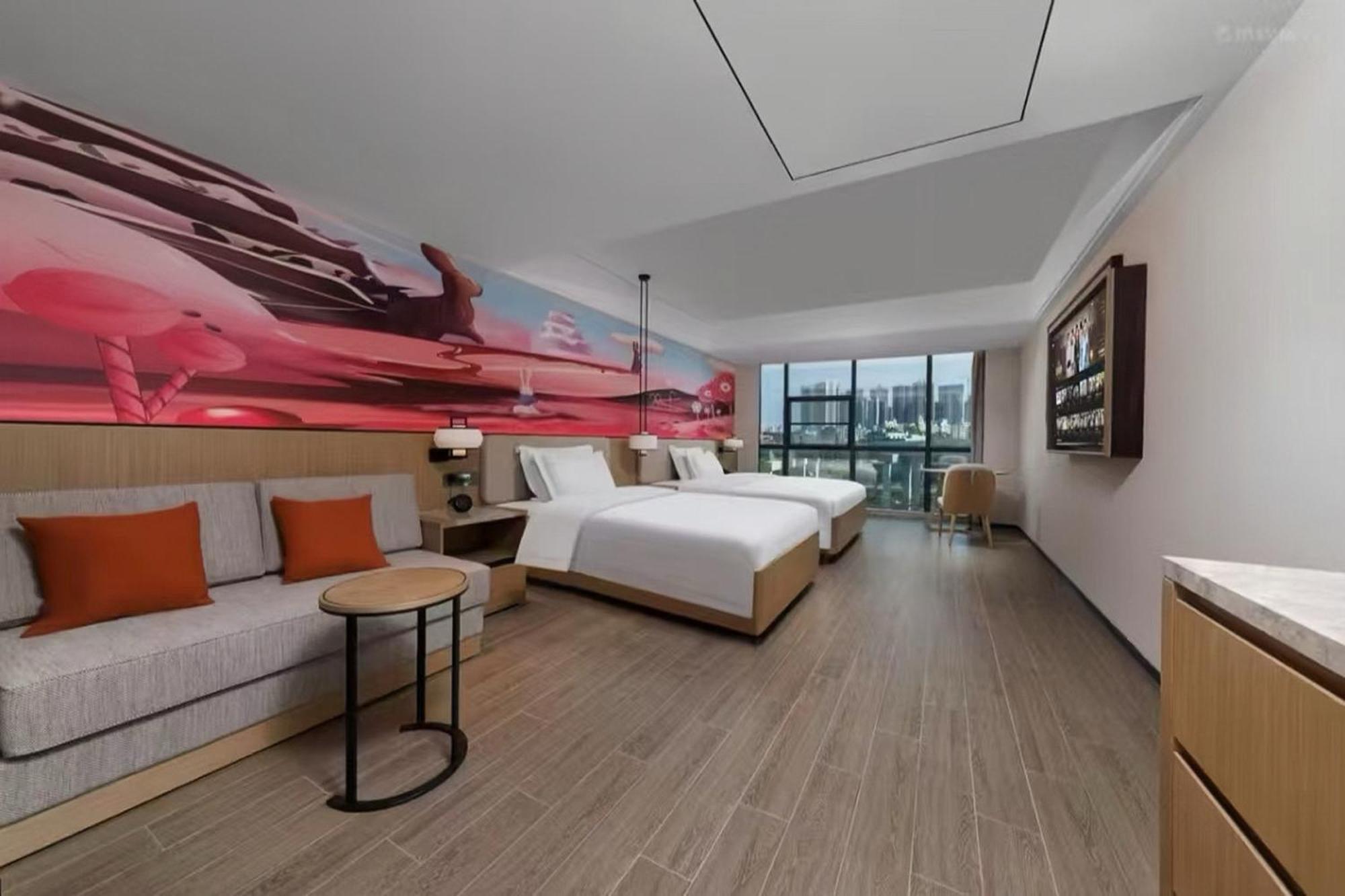 Mehood Lestie International Hotel Nancun Wanbo Metro Station Branch - Free Shuttle Bus To Canton Fair Complex During Canton Fair Period & Free Breakfast & Free Afternoon Tea & Free Midnight Snack & Free Vpn Internet Access Exteriér fotografie