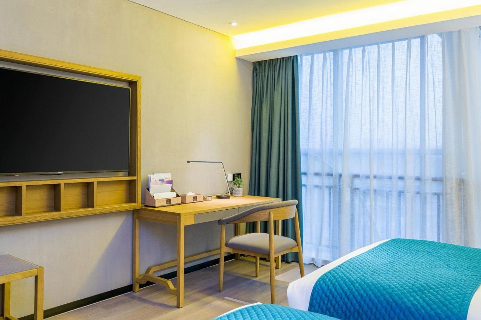 Mehood Lestie International Hotel Nancun Wanbo Metro Station Branch - Free Shuttle Bus To Canton Fair Complex During Canton Fair Period & Free Breakfast & Free Afternoon Tea & Free Midnight Snack & Free Vpn Internet Access Exteriér fotografie