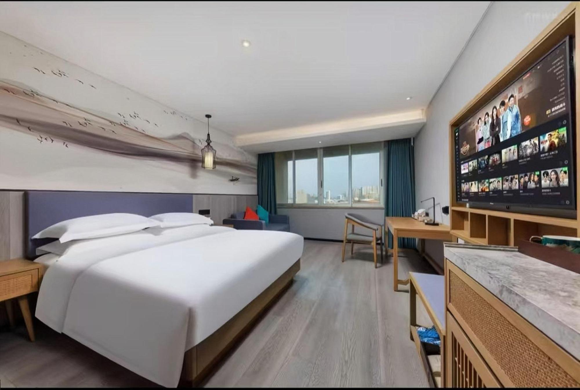 Mehood Lestie International Hotel Nancun Wanbo Metro Station Branch - Free Shuttle Bus To Canton Fair Complex During Canton Fair Period & Free Breakfast & Free Afternoon Tea & Free Midnight Snack & Free Vpn Internet Access Exteriér fotografie