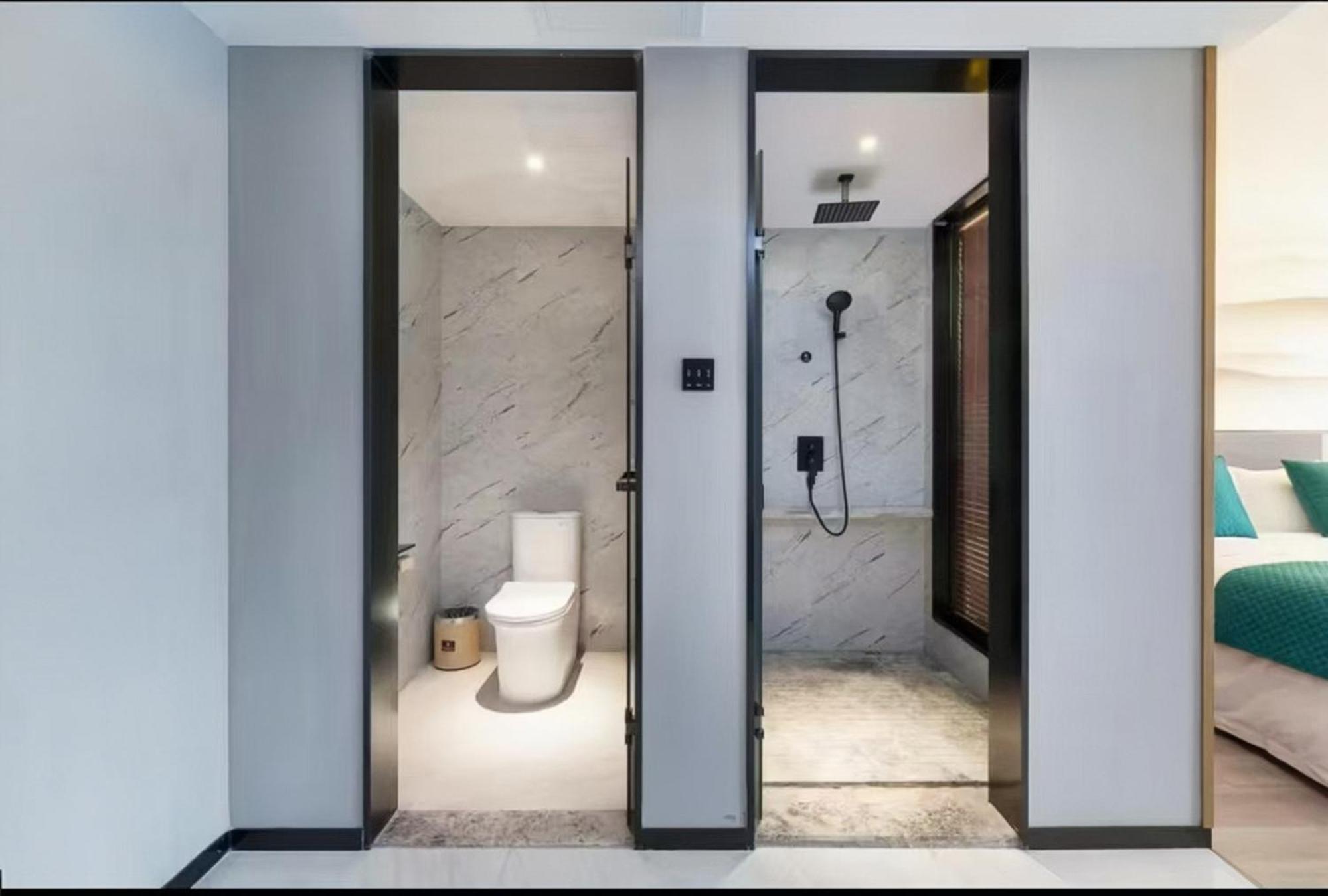 Mehood Lestie International Hotel Nancun Wanbo Metro Station Branch - Free Shuttle Bus To Canton Fair Complex During Canton Fair Period & Free Breakfast & Free Afternoon Tea & Free Midnight Snack & Free Vpn Internet Access Exteriér fotografie