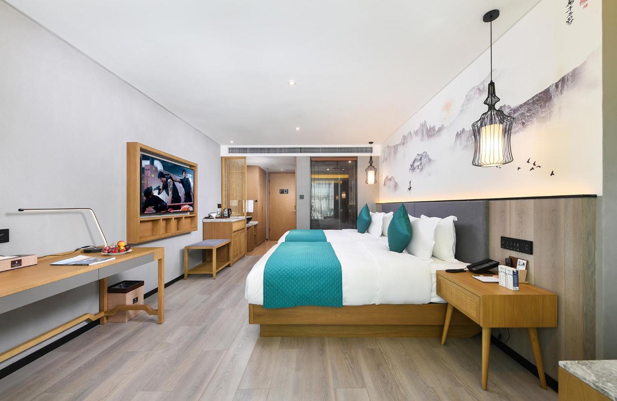 Mehood Lestie International Hotel Nancun Wanbo Metro Station Branch - Free Shuttle Bus To Canton Fair Complex During Canton Fair Period & Free Breakfast & Free Afternoon Tea & Free Midnight Snack & Free Vpn Internet Access Exteriér fotografie