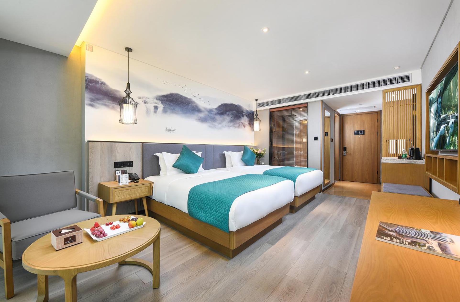 Mehood Lestie International Hotel Nancun Wanbo Metro Station Branch - Free Shuttle Bus To Canton Fair Complex During Canton Fair Period & Free Breakfast & Free Afternoon Tea & Free Midnight Snack & Free Vpn Internet Access Exteriér fotografie