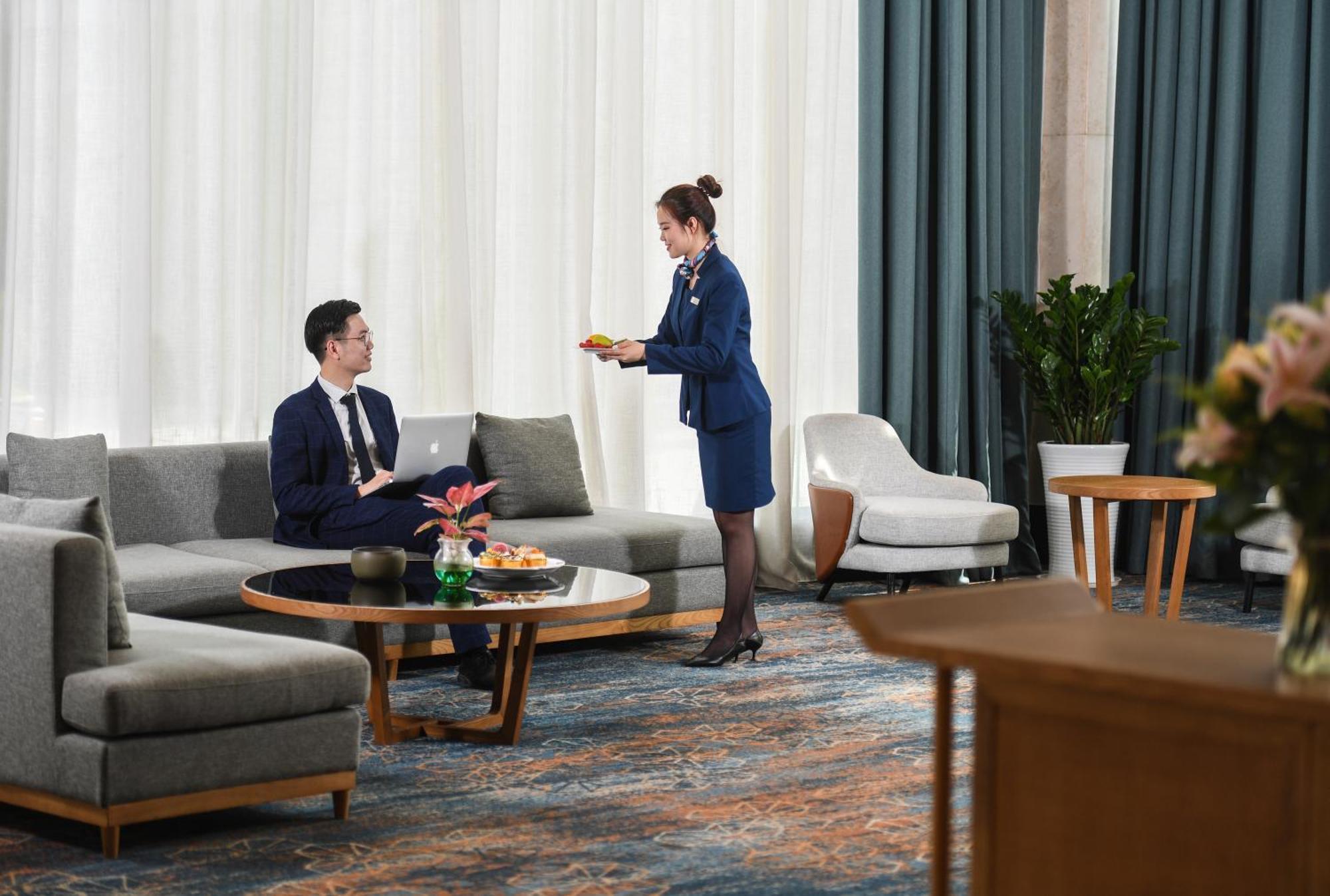 Mehood Lestie International Hotel Nancun Wanbo Metro Station Branch - Free Shuttle Bus To Canton Fair Complex During Canton Fair Period & Free Breakfast & Free Afternoon Tea & Free Midnight Snack & Free Vpn Internet Access Exteriér fotografie